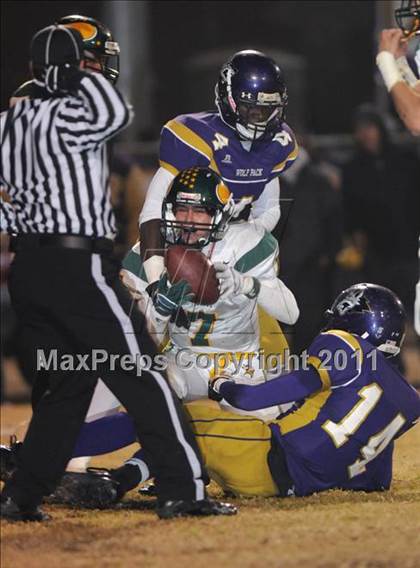 Thumbnail 3 in Kingsburg vs Ridgeview (CIF CS D3 Final) photogallery.