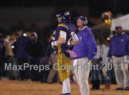 Thumbnail 3 in Kingsburg vs Ridgeview (CIF CS D3 Final) photogallery.