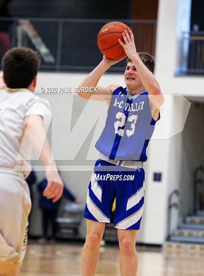 Thumbnail 2 in Allegheny-Clarion Valley vs. Clarion-Limestone (District IX 1A Consolation) photogallery.