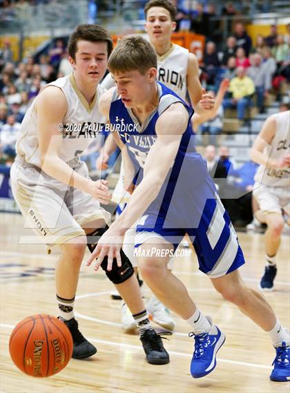Thumbnail 2 in Allegheny-Clarion Valley vs. Clarion-Limestone (District IX 1A Consolation) photogallery.