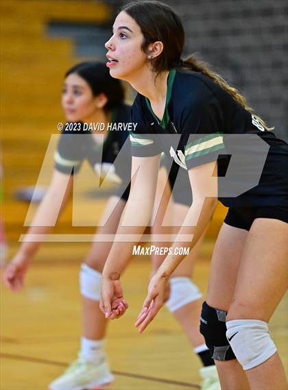 Thumbnail 2 in Golden vs. Bear Creek photogallery.