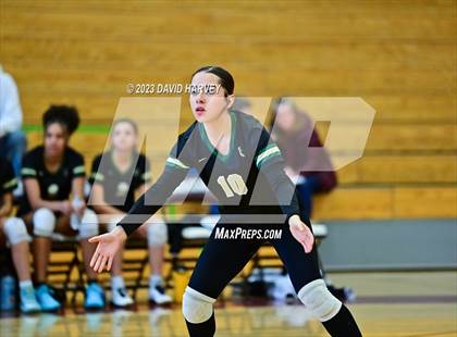 Thumbnail 3 in Golden vs. Bear Creek photogallery.