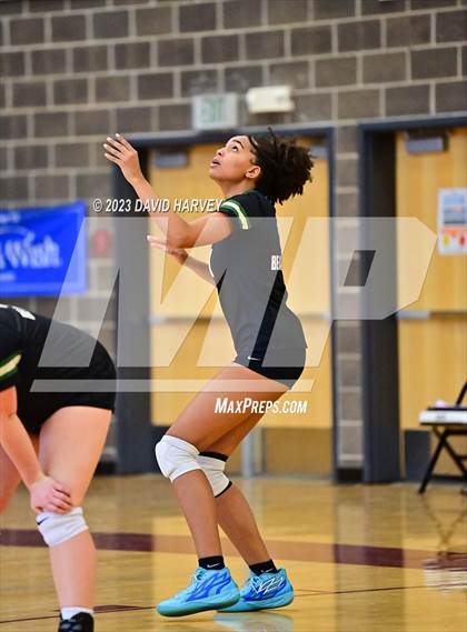 Thumbnail 2 in Golden vs. Bear Creek photogallery.