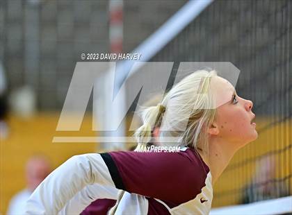 Thumbnail 2 in Golden vs. Bear Creek photogallery.