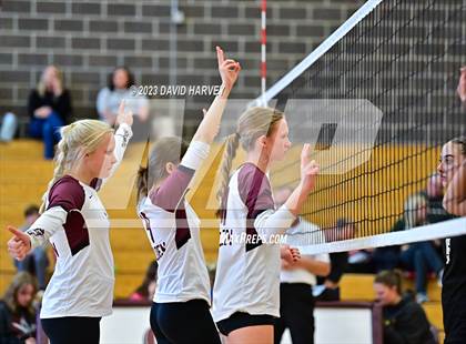 Thumbnail 3 in Golden vs. Bear Creek photogallery.