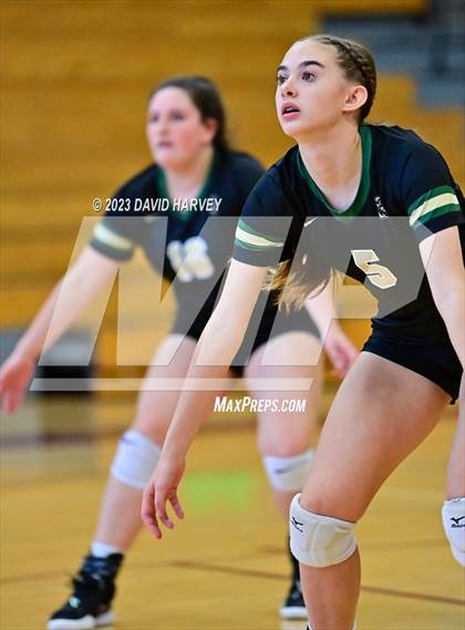 Thumbnail 3 in Golden vs. Bear Creek photogallery.