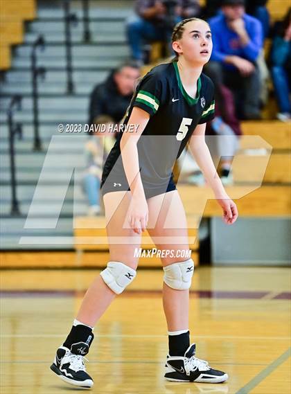 Thumbnail 3 in Golden vs. Bear Creek photogallery.