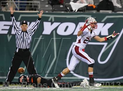 Thumbnail 3 in Pompton Lakes vs. Hasbrouck Heights (NJSIAA North 1 Group 1 Final) photogallery.