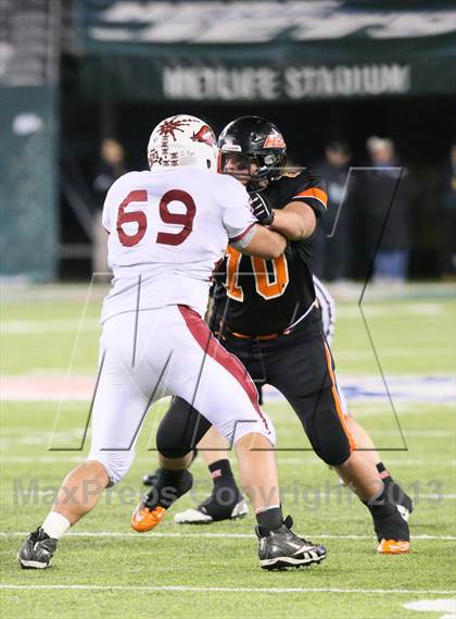 Thumbnail 2 in Pompton Lakes vs. Hasbrouck Heights (NJSIAA North 1 Group 1 Final) photogallery.