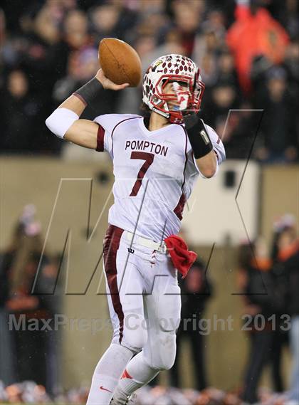 Thumbnail 3 in Pompton Lakes vs. Hasbrouck Heights (NJSIAA North 1 Group 1 Final) photogallery.