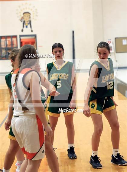 Thumbnail 2 in Grand Saline vs Harleton photogallery.