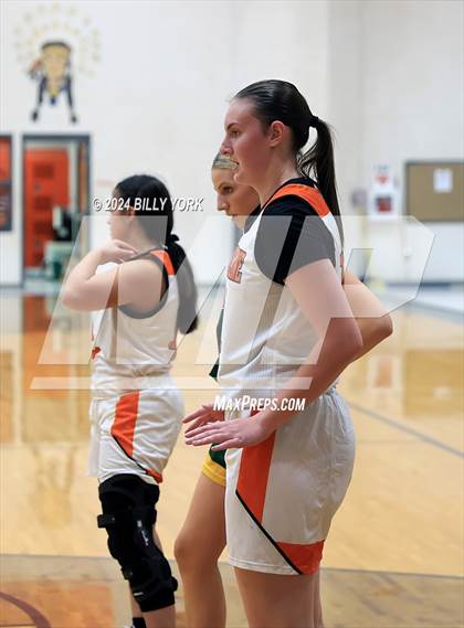 Thumbnail 2 in Grand Saline vs Harleton photogallery.