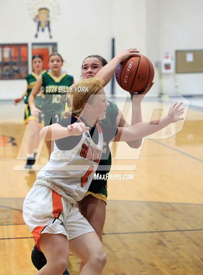 Thumbnail 2 in Grand Saline vs Harleton photogallery.