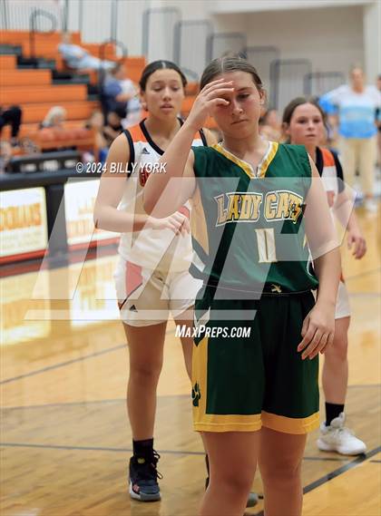 Thumbnail 1 in Grand Saline vs Harleton photogallery.