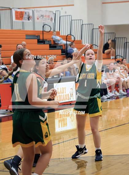 Thumbnail 3 in Grand Saline vs Harleton photogallery.