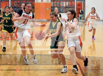 Thumbnail 2 in Grand Saline vs Harleton photogallery.