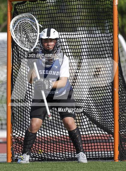 Thumbnail 2 in El Segundo vs. St. Margaret's (CIFSS D2 Final) photogallery.