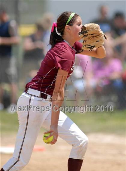 Thumbnail 1 in Cobden v. Cumberland (IHSA Class 1A Super-Sectional) photogallery.