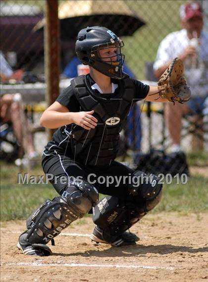 Thumbnail 3 in Cobden v. Cumberland (IHSA Class 1A Super-Sectional) photogallery.