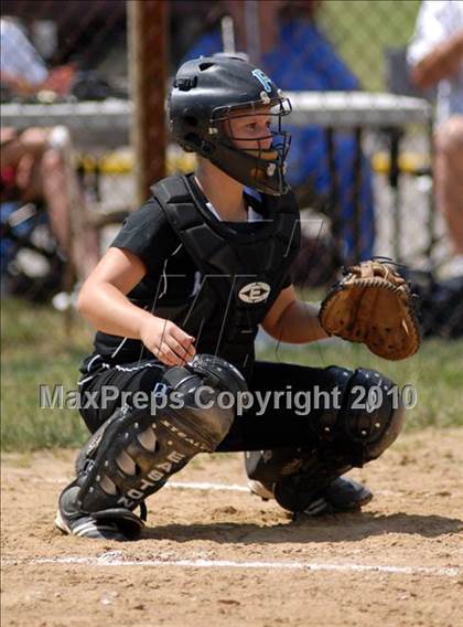 Thumbnail 2 in Cobden v. Cumberland (IHSA Class 1A Super-Sectional) photogallery.
