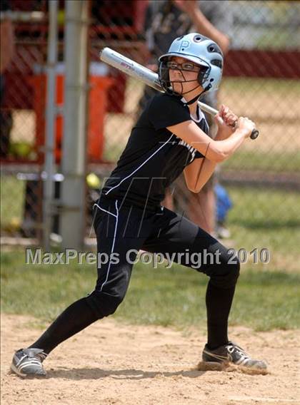 Thumbnail 2 in Cobden v. Cumberland (IHSA Class 1A Super-Sectional) photogallery.