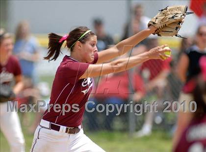 Thumbnail 1 in Cobden v. Cumberland (IHSA Class 1A Super-Sectional) photogallery.
