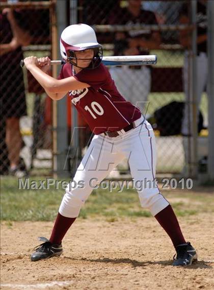 Thumbnail 1 in Cobden v. Cumberland (IHSA Class 1A Super-Sectional) photogallery.