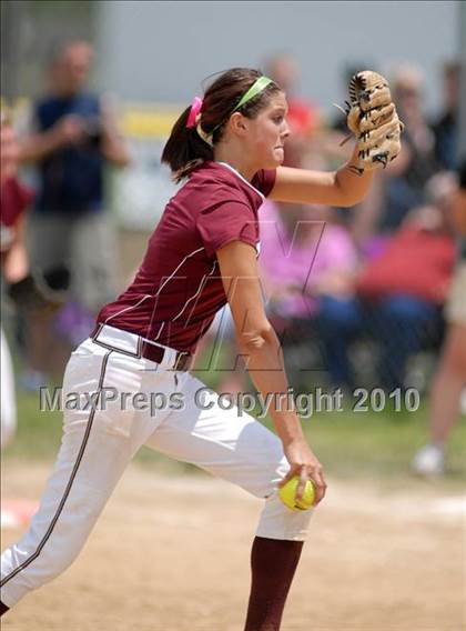 Thumbnail 3 in Cobden v. Cumberland (IHSA Class 1A Super-Sectional) photogallery.