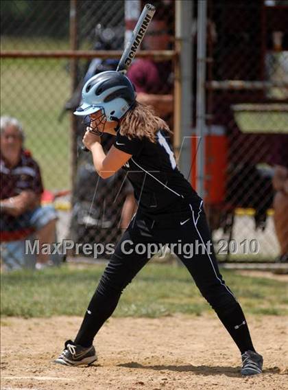 Thumbnail 3 in Cobden v. Cumberland (IHSA Class 1A Super-Sectional) photogallery.