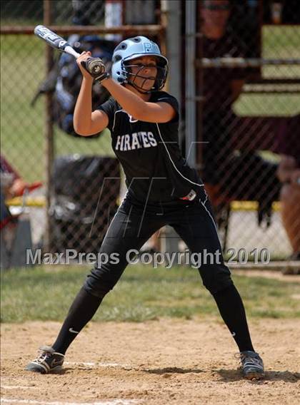 Thumbnail 2 in Cobden v. Cumberland (IHSA Class 1A Super-Sectional) photogallery.