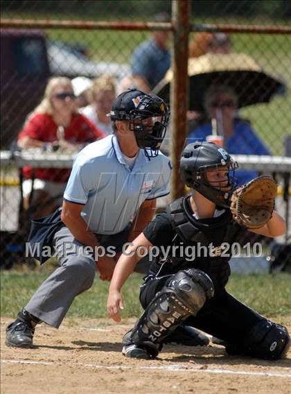 Thumbnail 3 in Cobden v. Cumberland (IHSA Class 1A Super-Sectional) photogallery.