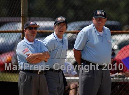 Thumbnail 3 in Cobden v. Cumberland (IHSA Class 1A Super-Sectional) photogallery.