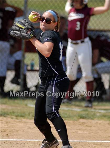 Thumbnail 1 in Cobden v. Cumberland (IHSA Class 1A Super-Sectional) photogallery.