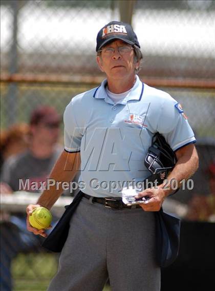 Thumbnail 2 in Cobden v. Cumberland (IHSA Class 1A Super-Sectional) photogallery.