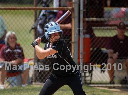 Thumbnail 3 in Cobden v. Cumberland (IHSA Class 1A Super-Sectional) photogallery.