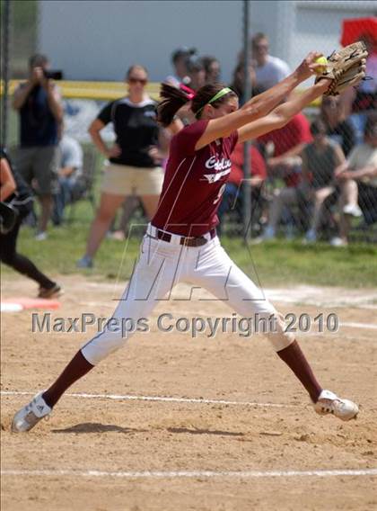 Thumbnail 2 in Cobden v. Cumberland (IHSA Class 1A Super-Sectional) photogallery.