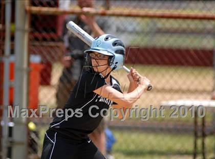 Thumbnail 1 in Cobden v. Cumberland (IHSA Class 1A Super-Sectional) photogallery.