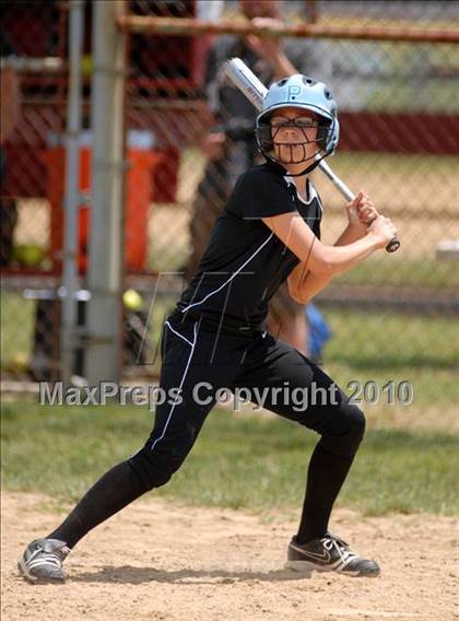 Thumbnail 3 in Cobden v. Cumberland (IHSA Class 1A Super-Sectional) photogallery.