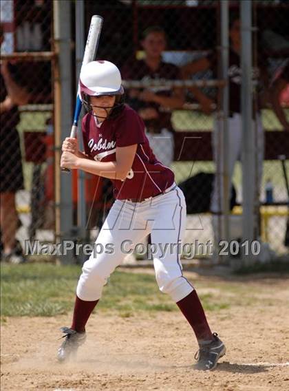 Thumbnail 3 in Cobden v. Cumberland (IHSA Class 1A Super-Sectional) photogallery.