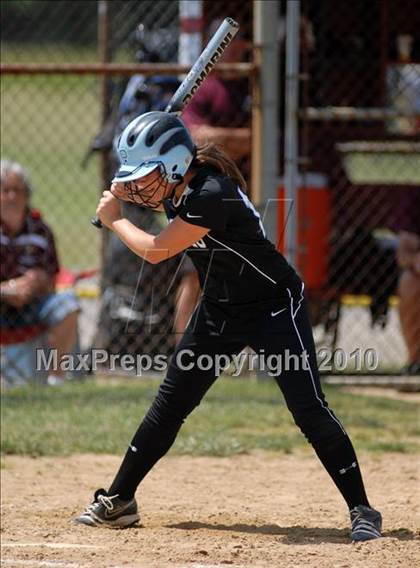 Thumbnail 2 in Cobden v. Cumberland (IHSA Class 1A Super-Sectional) photogallery.