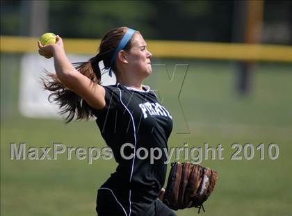Thumbnail 2 in Cobden v. Cumberland (IHSA Class 1A Super-Sectional) photogallery.