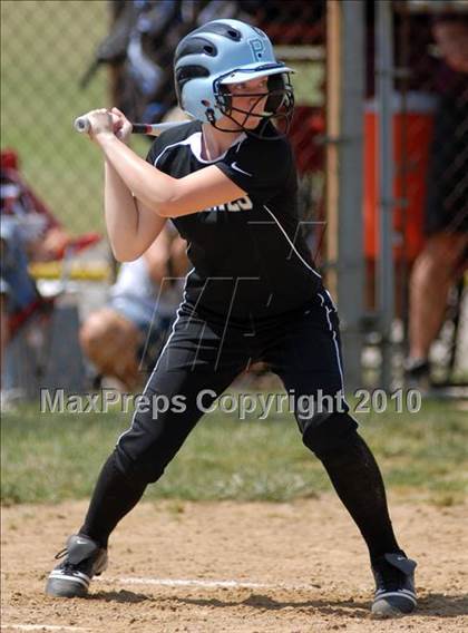 Thumbnail 3 in Cobden v. Cumberland (IHSA Class 1A Super-Sectional) photogallery.