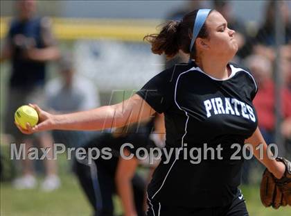 Thumbnail 1 in Cobden v. Cumberland (IHSA Class 1A Super-Sectional) photogallery.