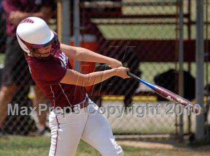 Thumbnail 3 in Cobden v. Cumberland (IHSA Class 1A Super-Sectional) photogallery.