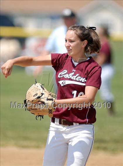 Thumbnail 1 in Cobden v. Cumberland (IHSA Class 1A Super-Sectional) photogallery.