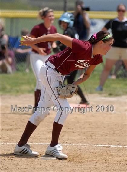 Thumbnail 3 in Cobden v. Cumberland (IHSA Class 1A Super-Sectional) photogallery.