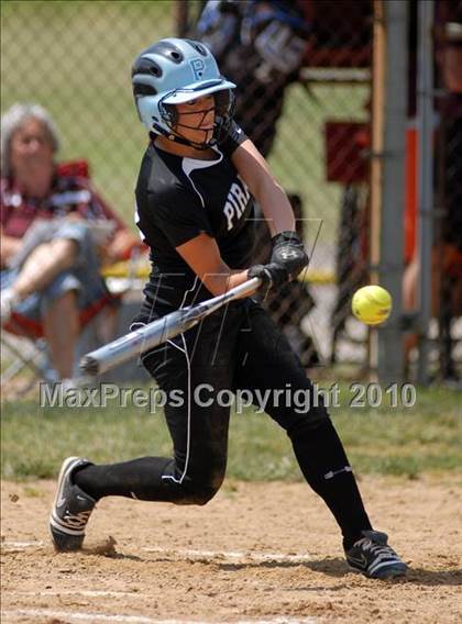 Thumbnail 3 in Cobden v. Cumberland (IHSA Class 1A Super-Sectional) photogallery.