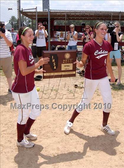 Thumbnail 2 in Cobden v. Cumberland (IHSA Class 1A Super-Sectional) photogallery.