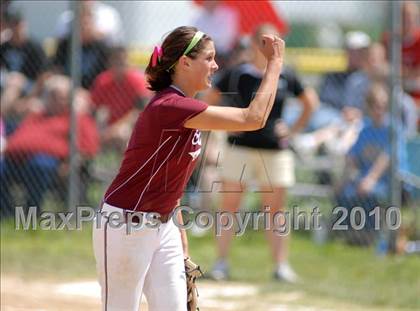 Thumbnail 1 in Cobden v. Cumberland (IHSA Class 1A Super-Sectional) photogallery.