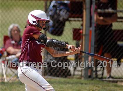Thumbnail 3 in Cobden v. Cumberland (IHSA Class 1A Super-Sectional) photogallery.